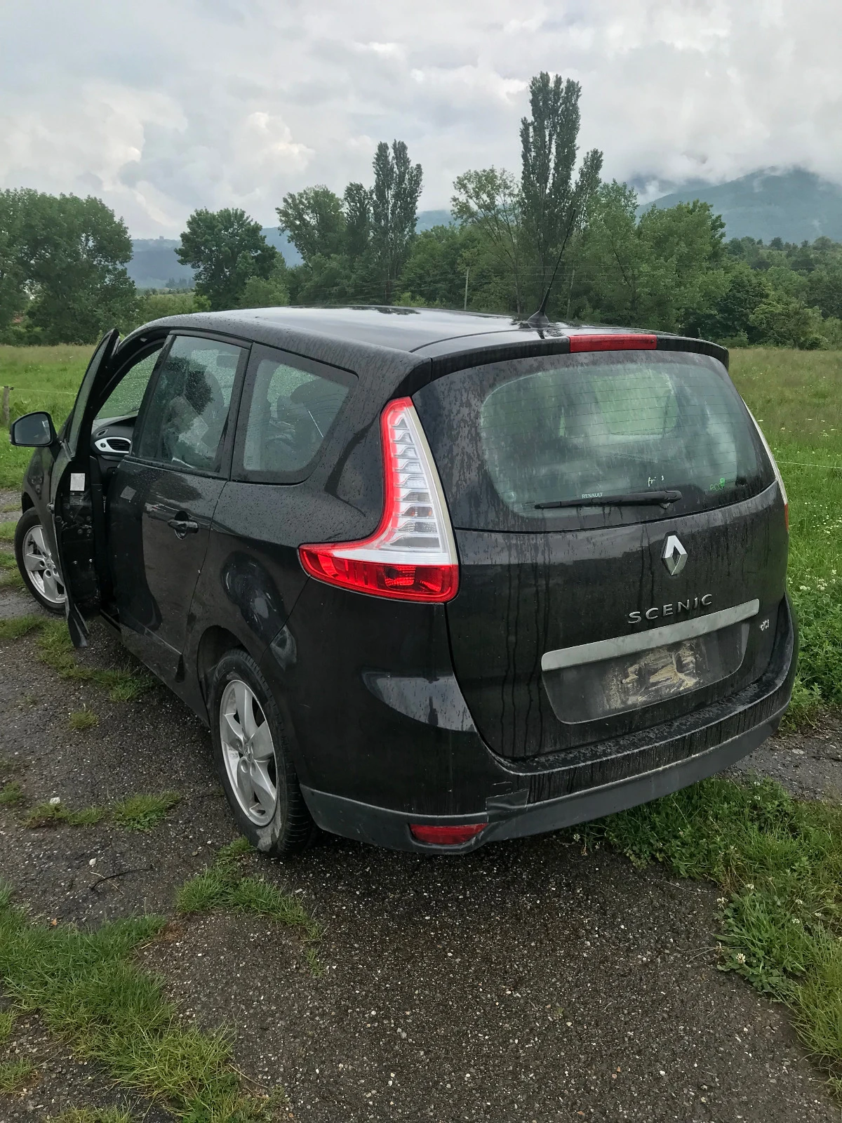 Renault Grand scenic 1.5 dci 110ks - изображение 2