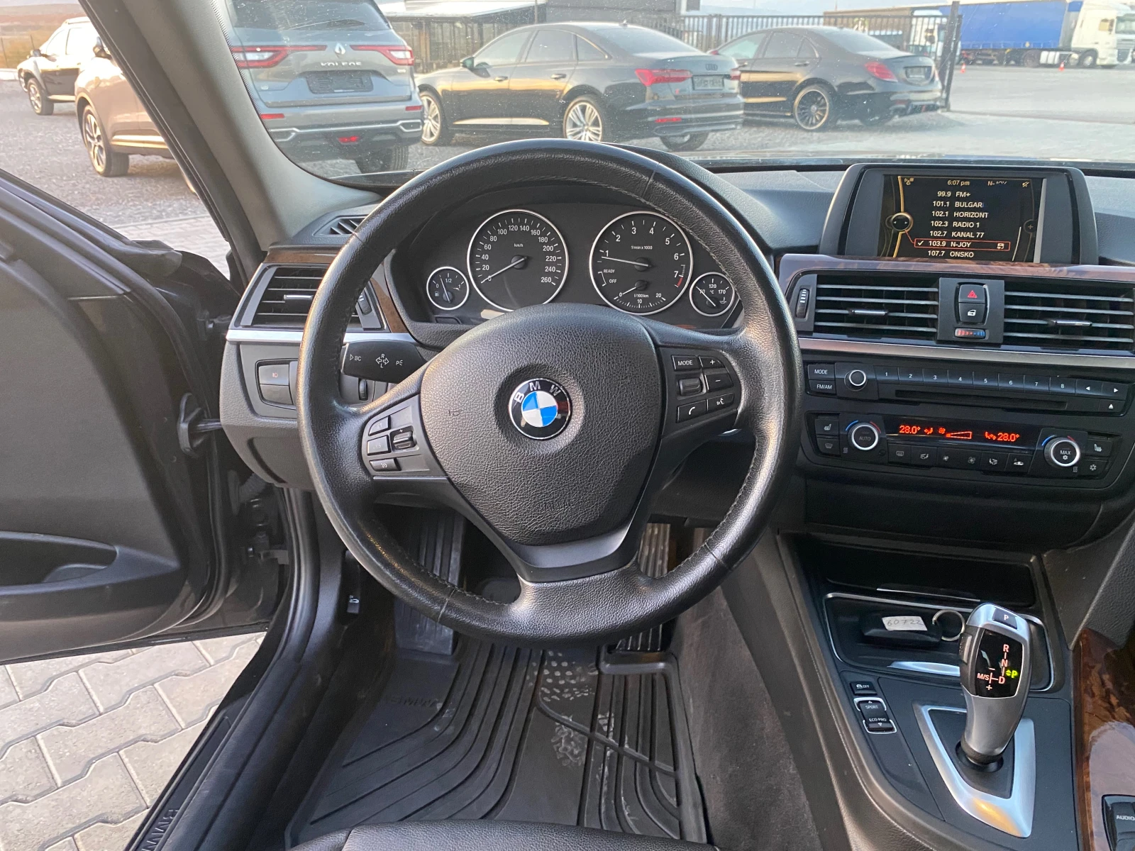 BMW 320 2.0i | Mobile.bg   12