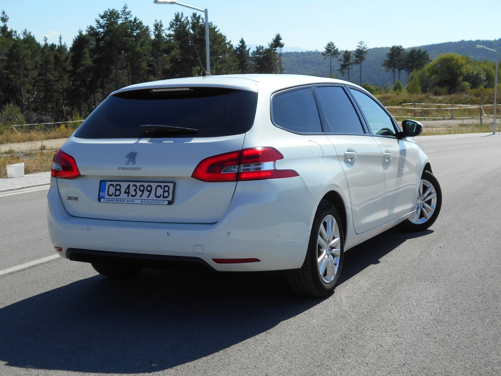 Peugeot 308 1.2 * 130HP * Сервизна история * Автомат - изображение 5