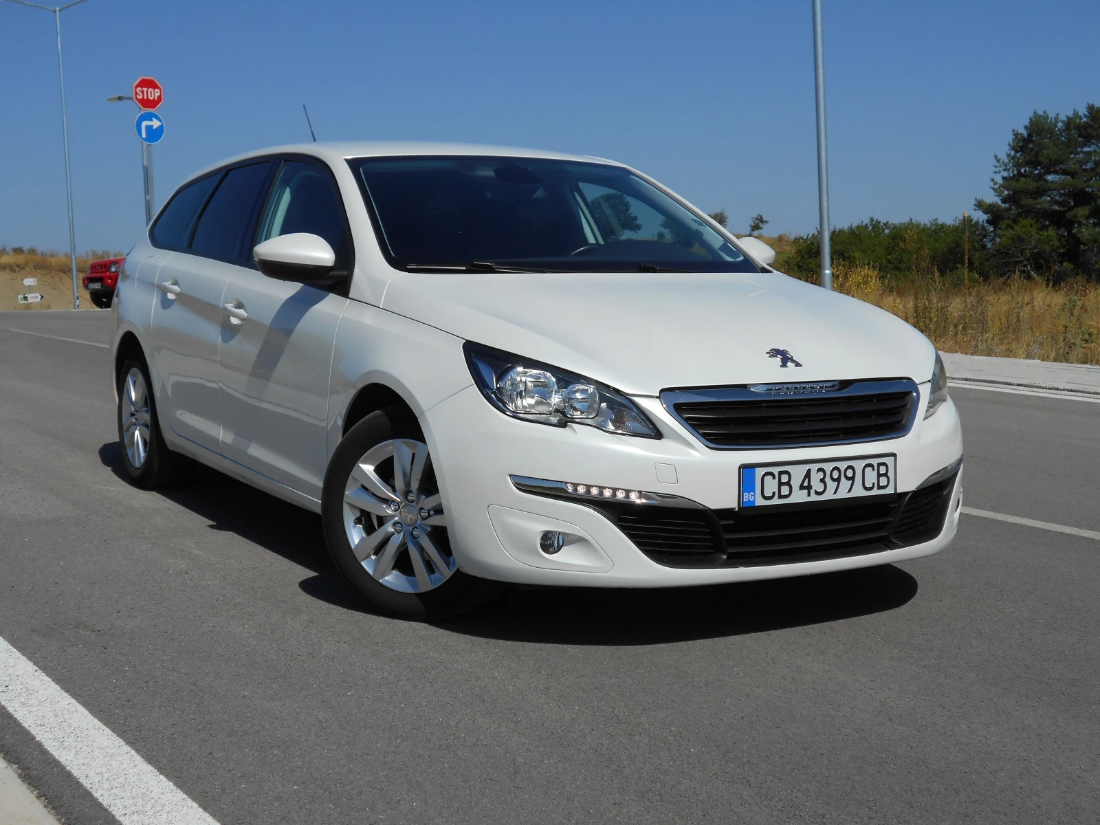 Peugeot 308 1.2 * 130HP * Сервизна история * Автомат - изображение 3