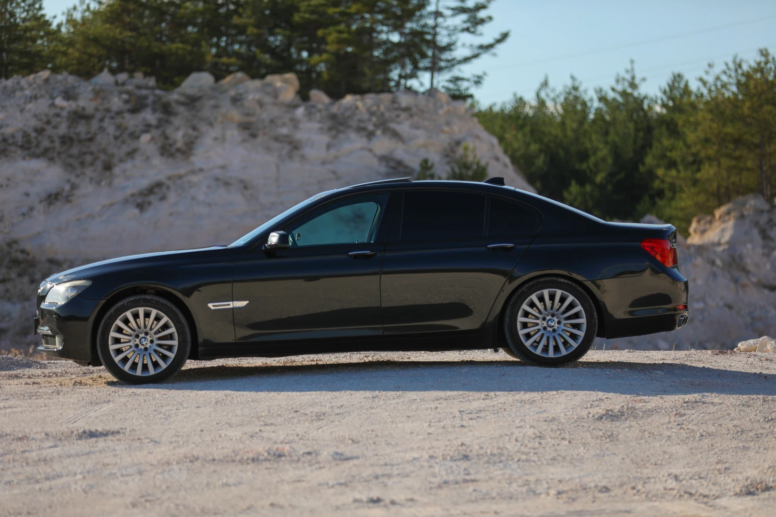 BMW 740 4.0D - изображение 4