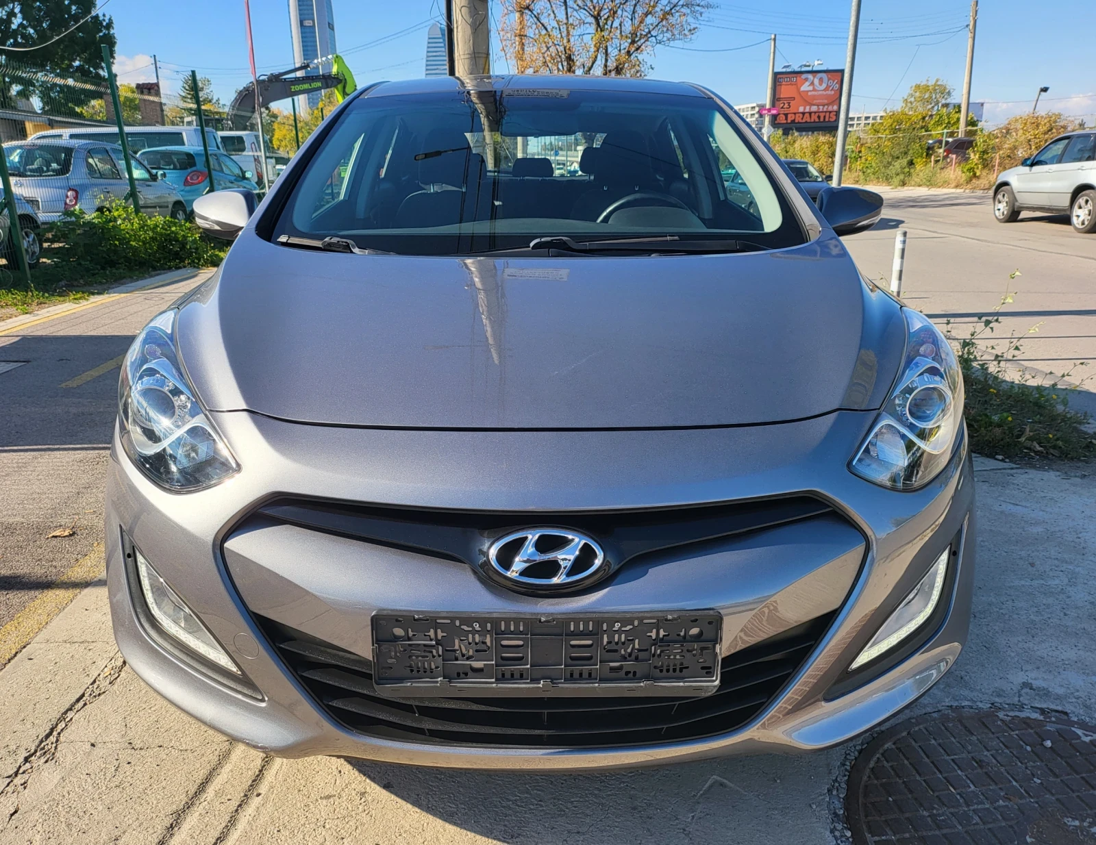 Hyundai I30 126х.км 1.4i Comfort - КАТО НОВА! - изображение 2