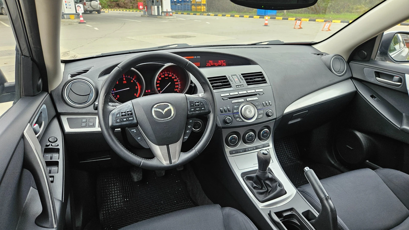 Mazda 3 2.2 MZR NAVIG/KLIMATRON/KEYLES - изображение 9