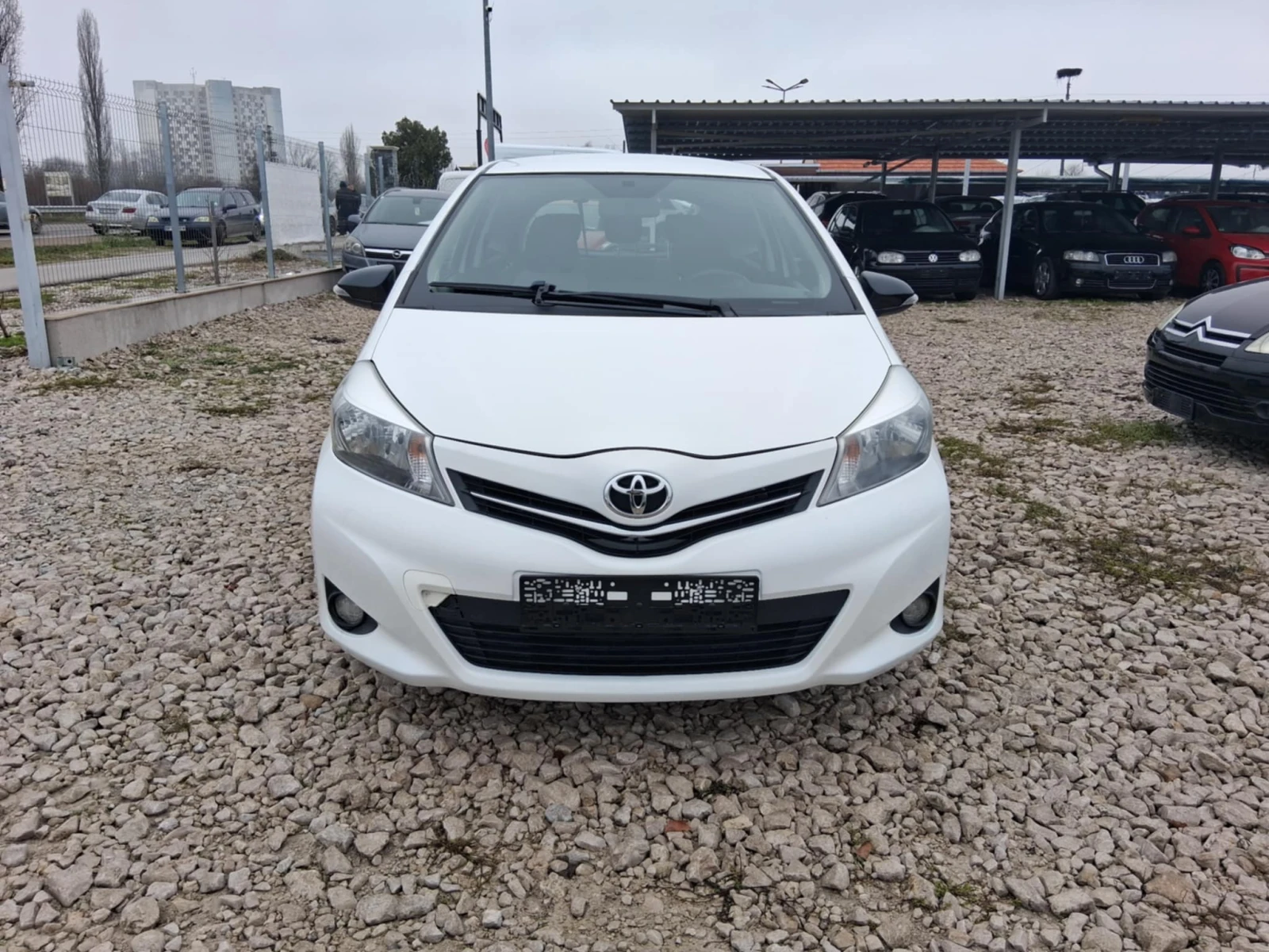 Toyota Yaris  - изображение 9