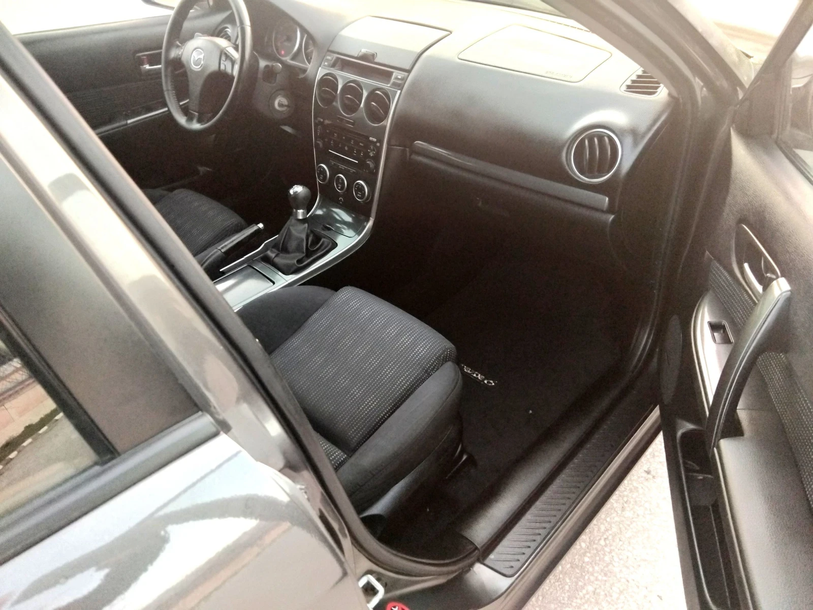 Mazda 6 2.0i.147k+ 6скорости + КЛИМА + ГАЗОВ ИНЖЕКЦИОН , снимка 15 - Автомобили и джипове - 53917700