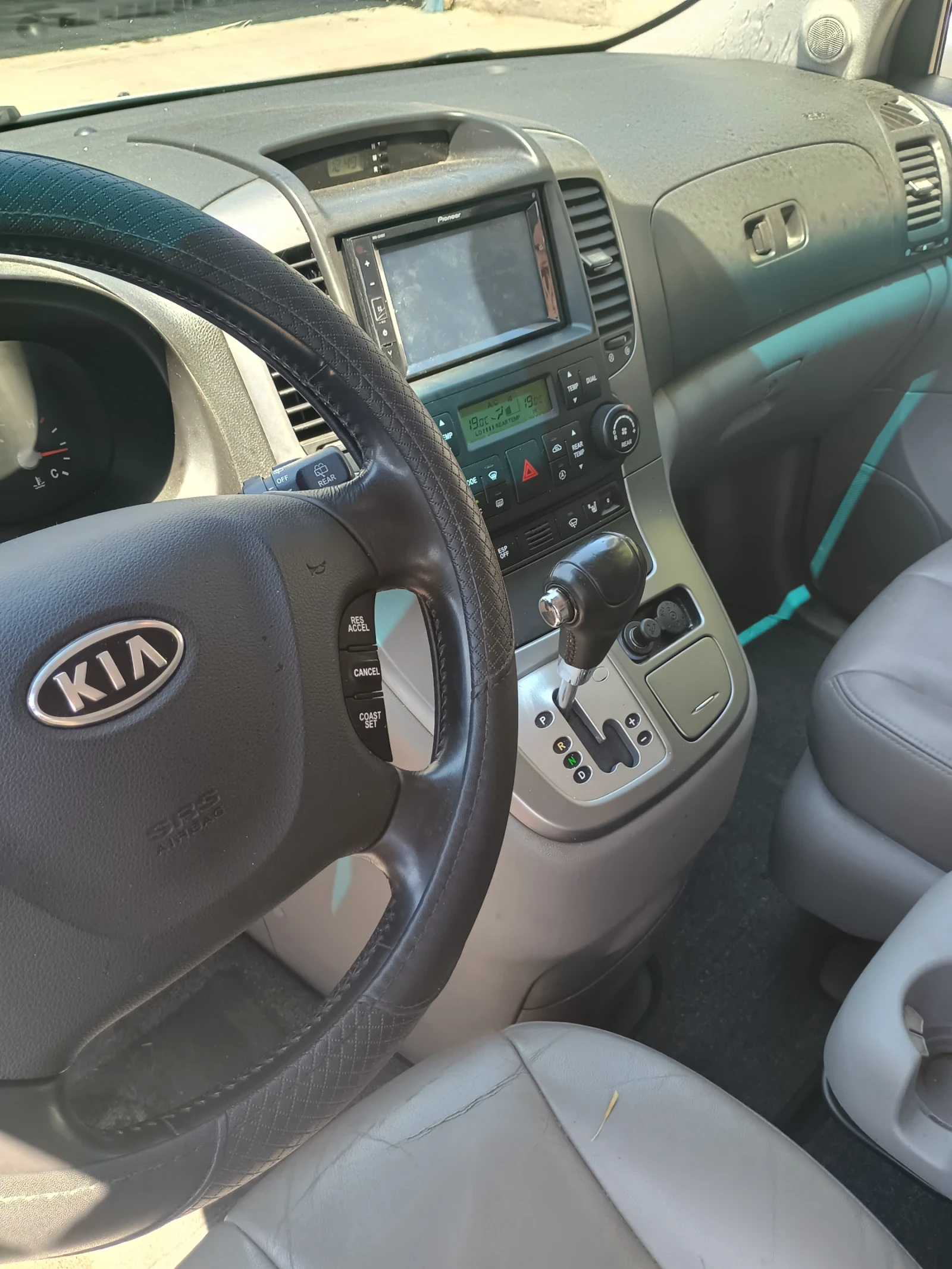 Kia Carnival 2.9CRDI 2009, снимка 17 - Автомобили и джипове - 53944640