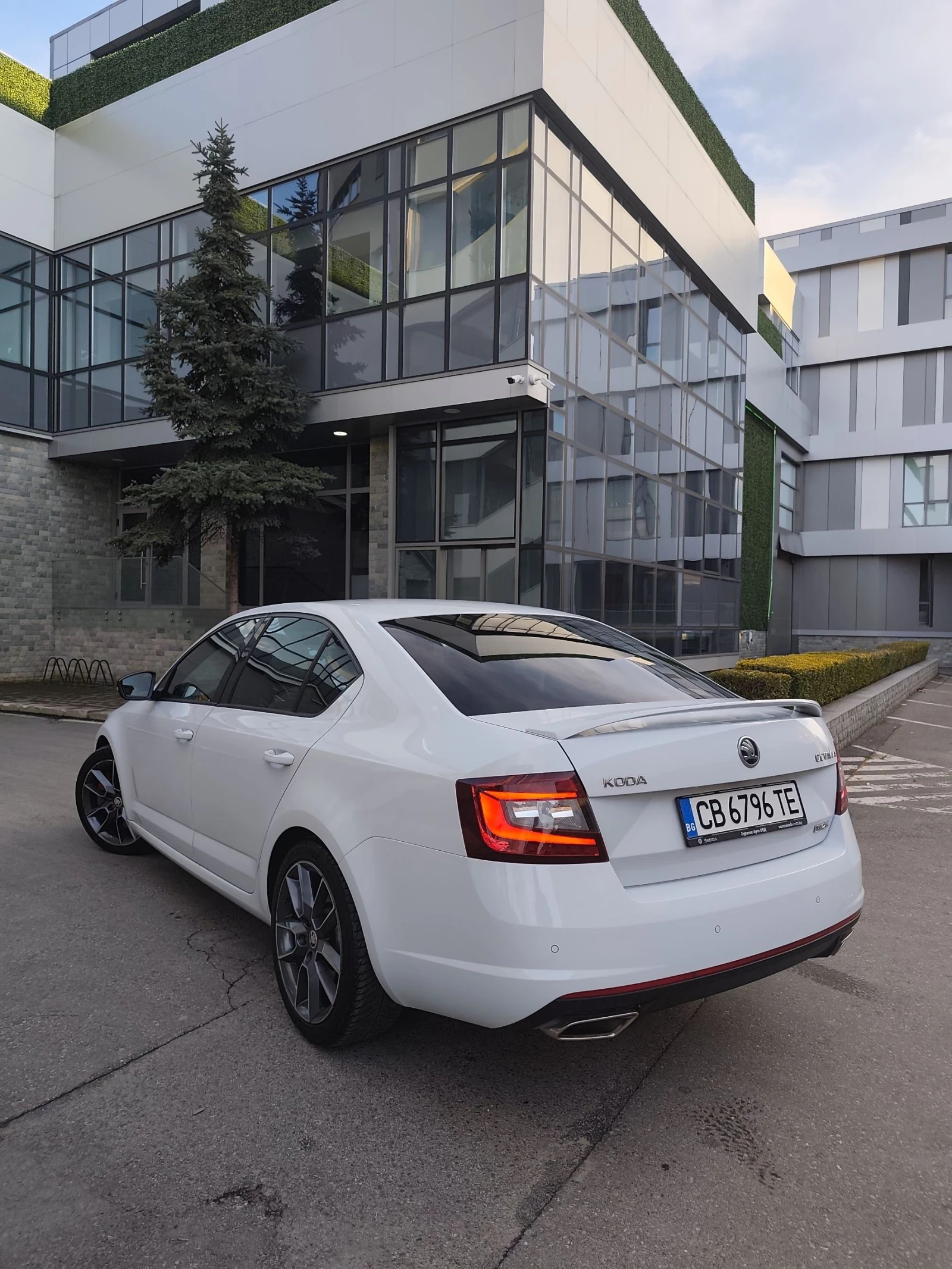 Skoda Octavia 2.0 VRS УНИКАТ 130 КМ. НОВА !!!, снимка 6 - Автомобили и джипове - 54010910