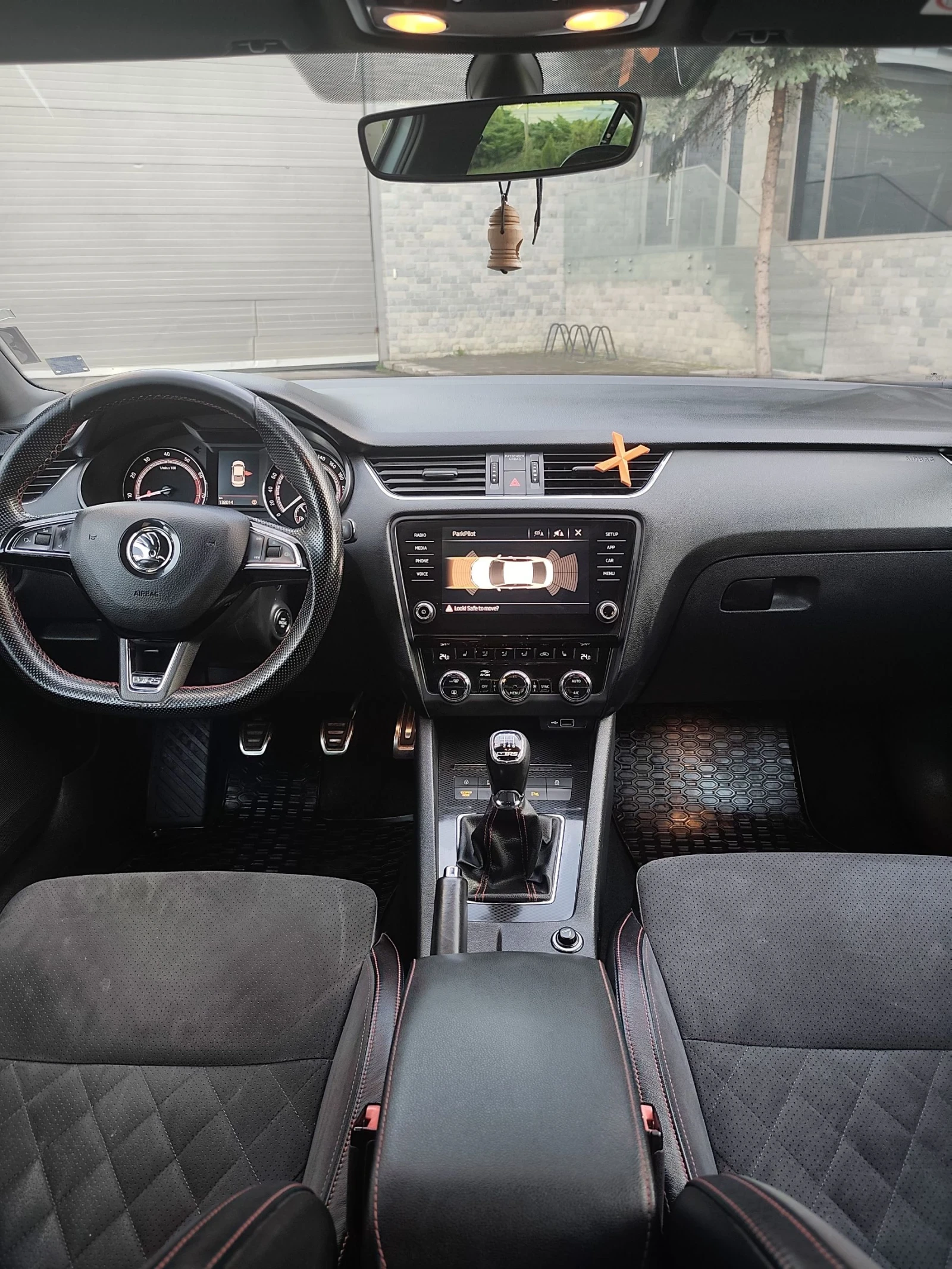 Skoda Octavia 2.0 VRS УНИКАТ 130 КМ. НОВА !!!, снимка 13 - Автомобили и джипове - 54010910