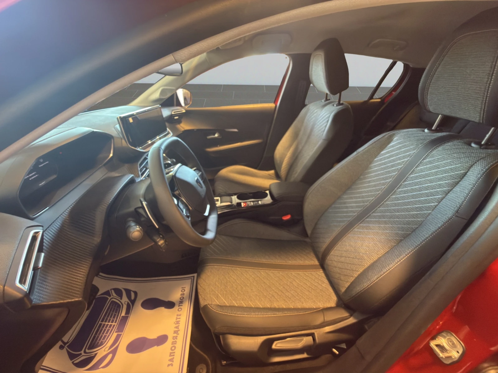 Peugeot 208 ALLURE 1.2 110 HYBRID 48V Гаранция до 03.2031 г., снимка 9 - Автомобили и джипове - 54132089