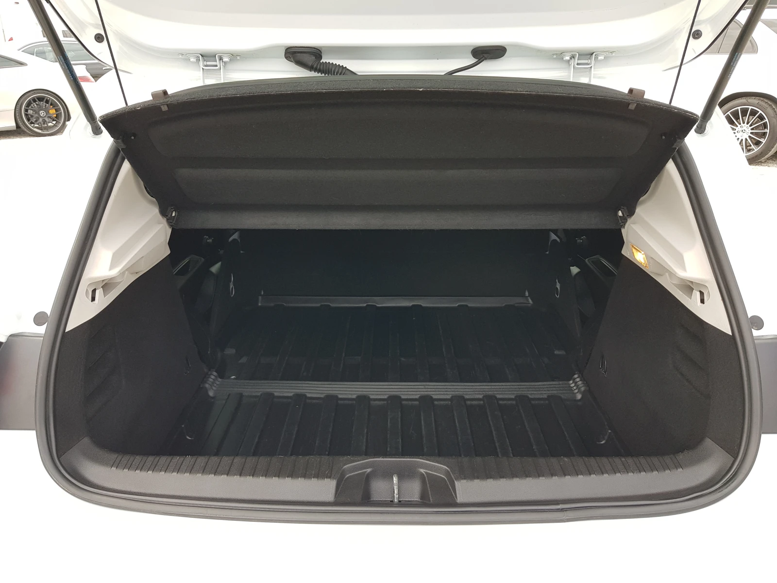 Renault Clio 1.5 DCI - 86 к.с. /04/2020г. EURO 6 ЛИЗИНГ, снимка 15 - Автомобили и джипове - 54205417