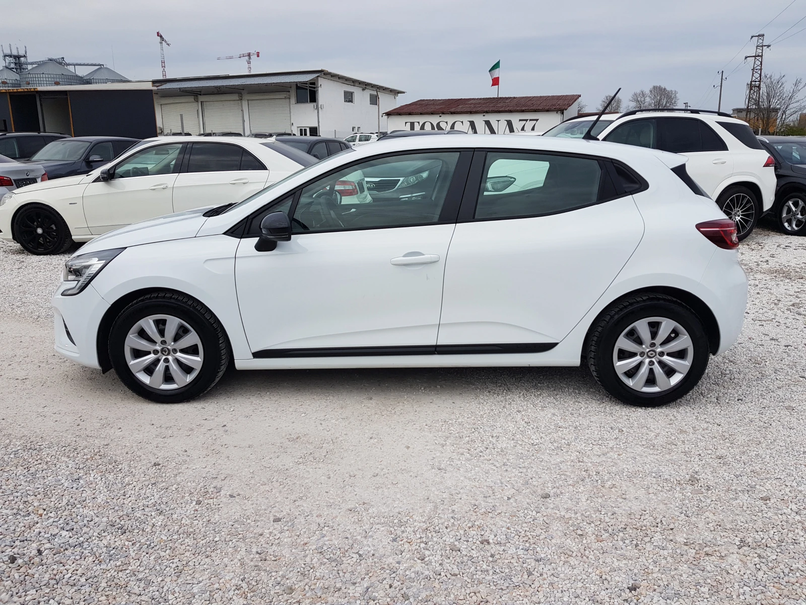 Renault Clio 1.5 DCI - 86 к.с. /04/2020г. EURO 6 ЛИЗИНГ, снимка 8 - Автомобили и джипове - 54205417