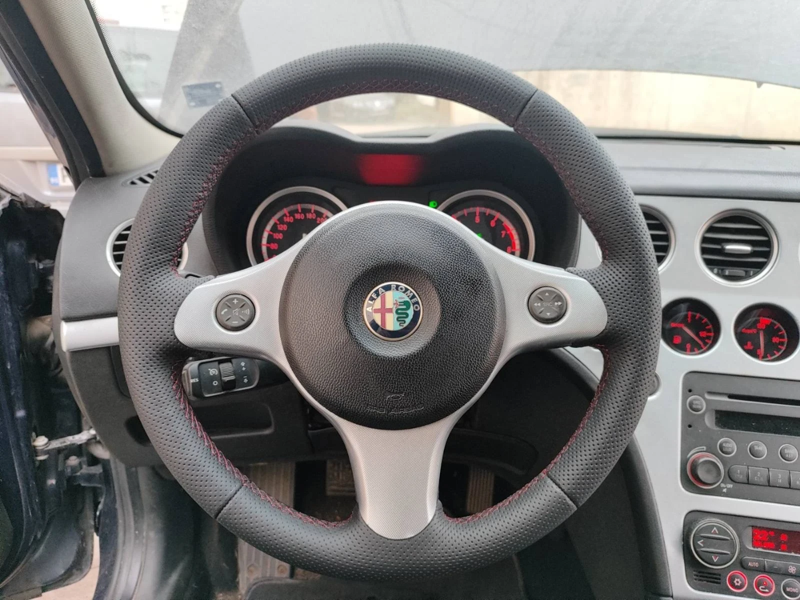 Alfa Romeo 159 Alfa Romeo 159 angel eyes 2006 бензин ръчка, снимка 3 - Автомобили и джипове - 54206980