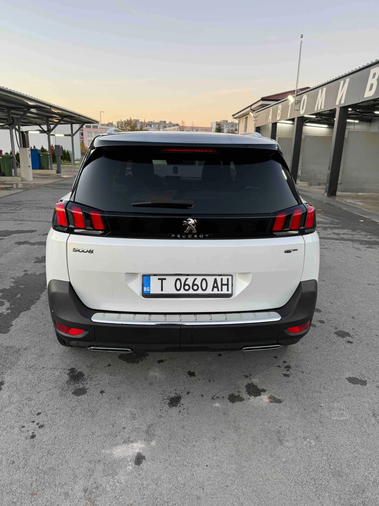 Peugeot 5008 EAT8 GT   Топ състояние, Обслужен!, снимка 5 - Автомобили и джипове - 54376917