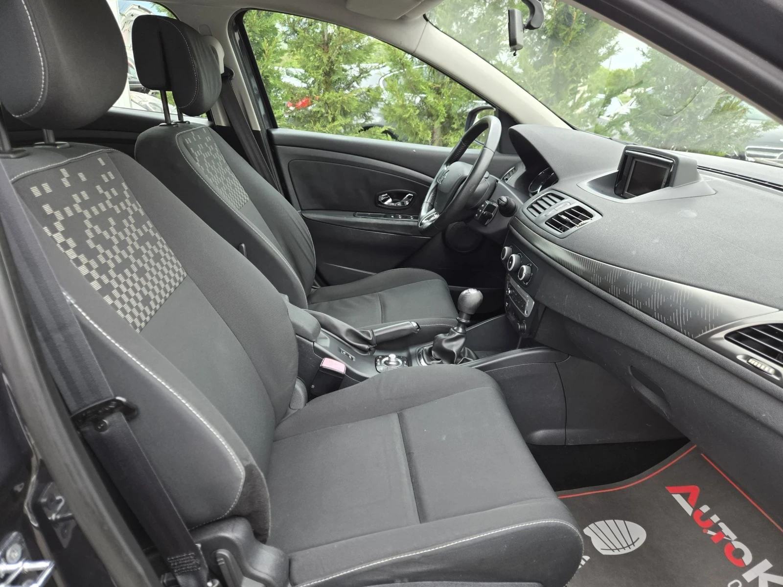 Renault Megane 1.5DCI-110кс= 6ск= НАВИ= АВТОПИЛОТ= ПАРКТРОНИК, снимка 15 - Автомобили и джипове - 54511972