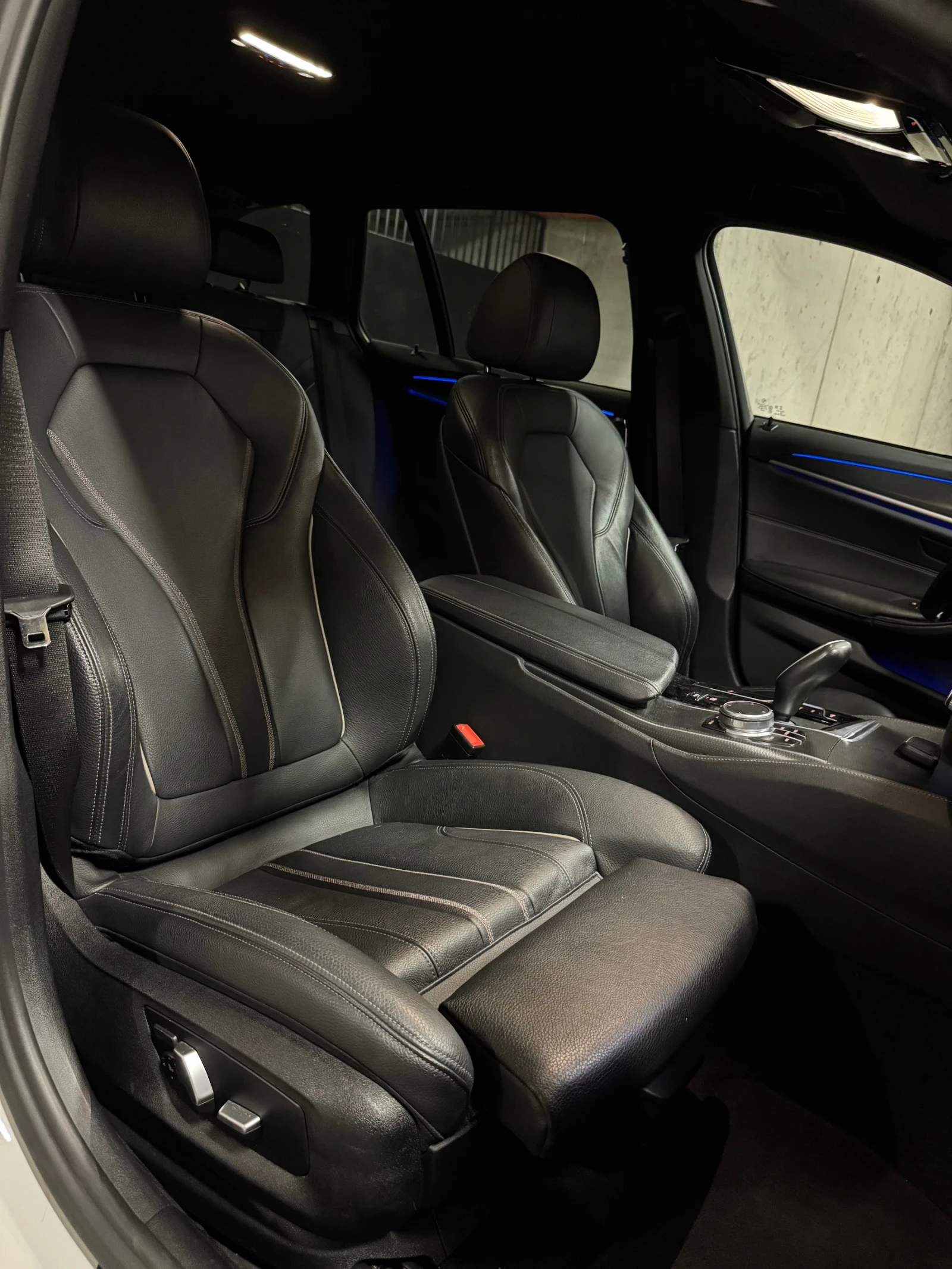 BMW 520 LCI/M PACK/DIGITAL/DISTRONIC/KEYLESS/COMFORT/HI-FI, снимка 13 - Автомобили и джипове - 55040438