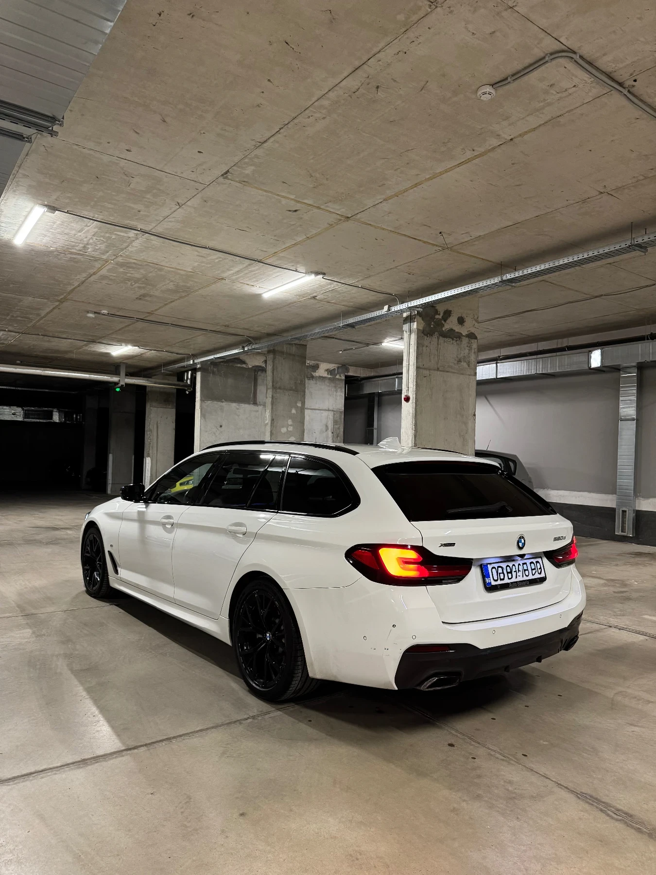 BMW 520 LCI/M PACK/DIGITAL/DISTRONIC/KEYLESS/COMFORT/HI-FI, снимка 7 - Автомобили и джипове - 55040438