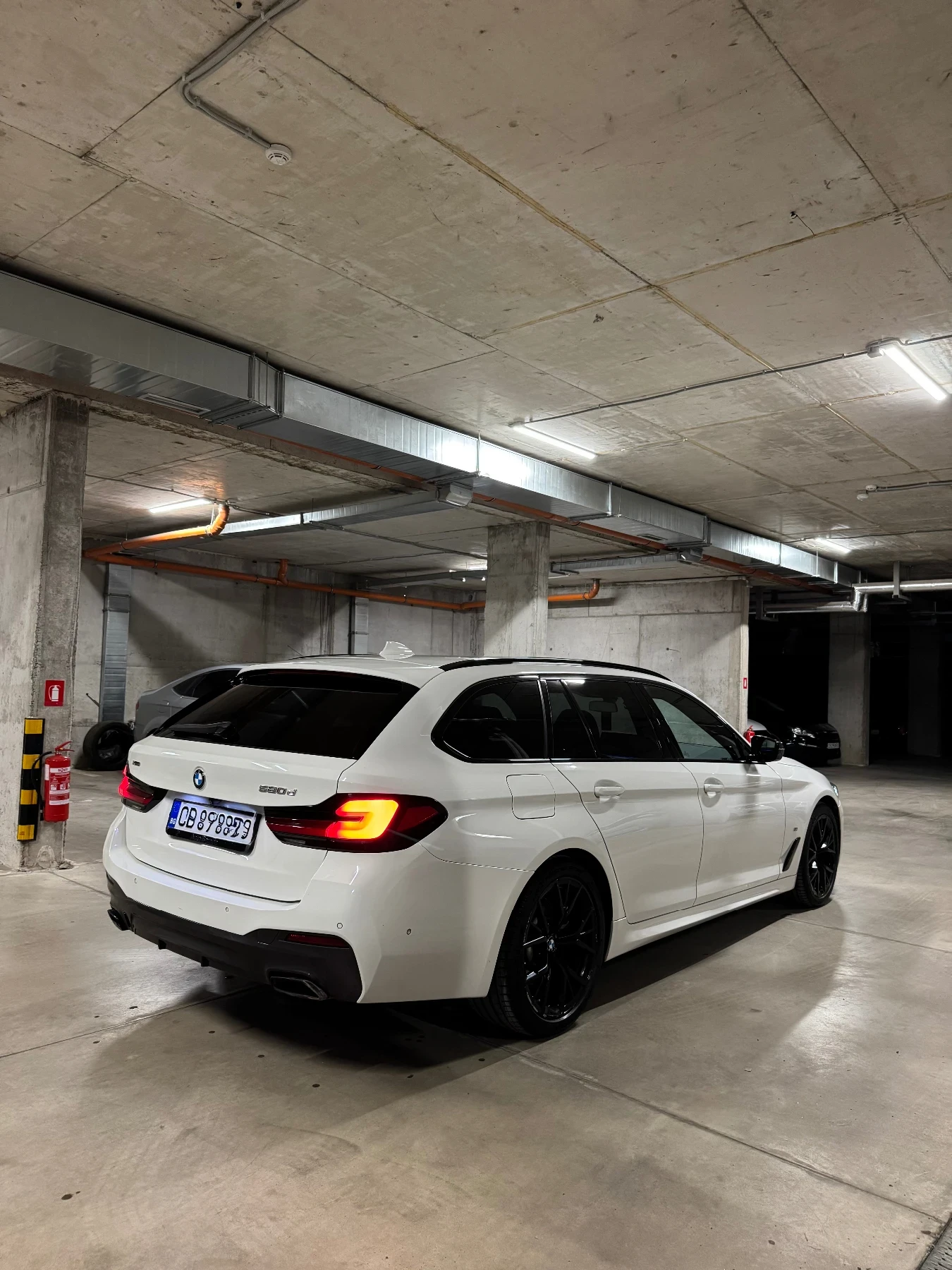 BMW 520 LCI/M PACK/DIGITAL/DISTRONIC/KEYLESS/COMFORT/HI-FI, снимка 6 - Автомобили и джипове - 55040438