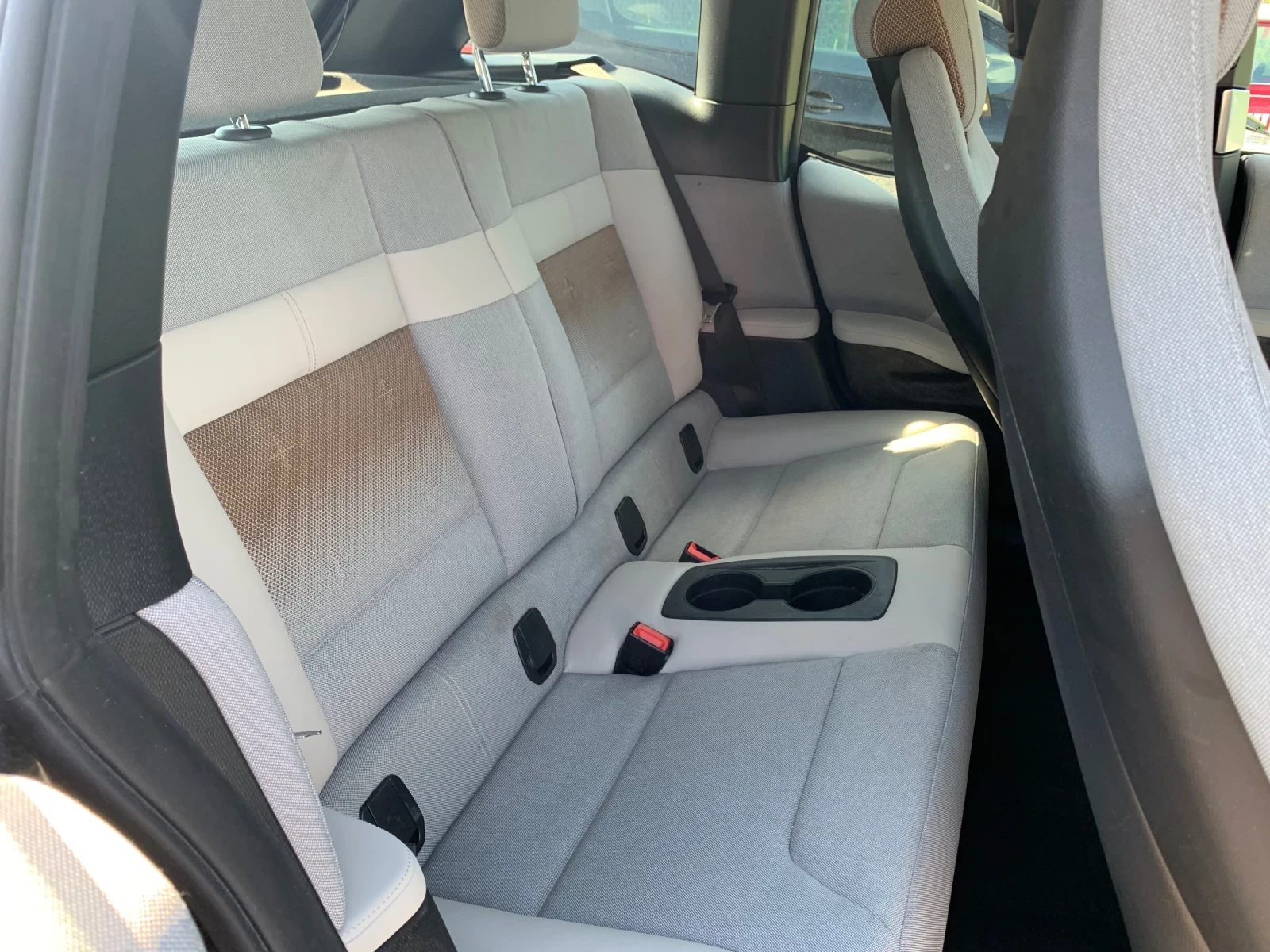 BMW i3 120Аh/PRO-NAV.ПОДГРЕВ.СЕРВ.ИСТОРИЯ БМВ, снимка 17 - Автомобили и джипове - 54736457