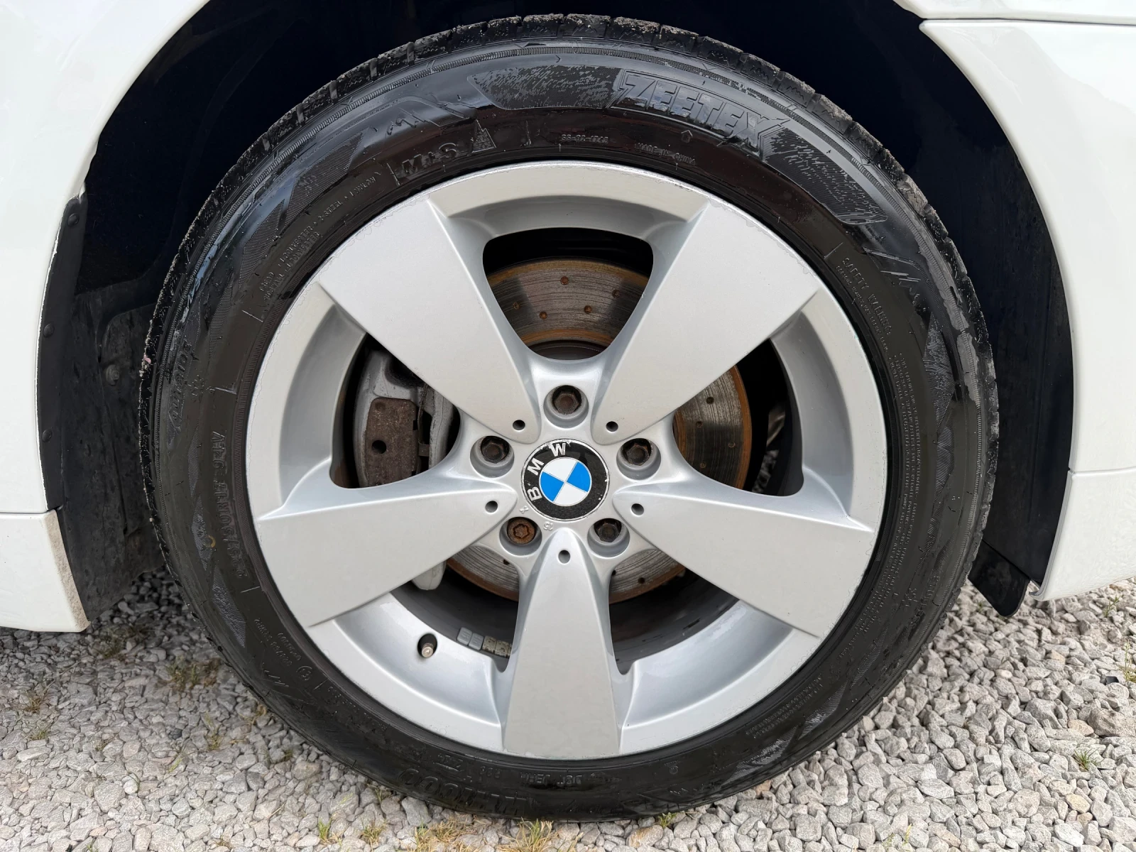 BMW 530  i facelift* xDrive* АВТОМАТИК* КОЖА* ГОЛЯМА НАВИ*, снимка 17 - Автомобили и джипове - 54945183