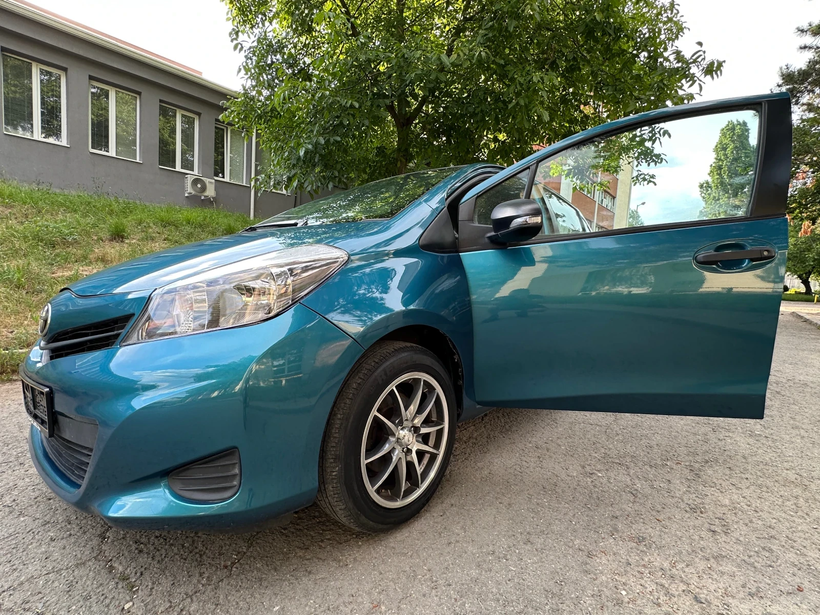 Toyota Yaris, снимка 3 - Автомобили и джипове - 55038297