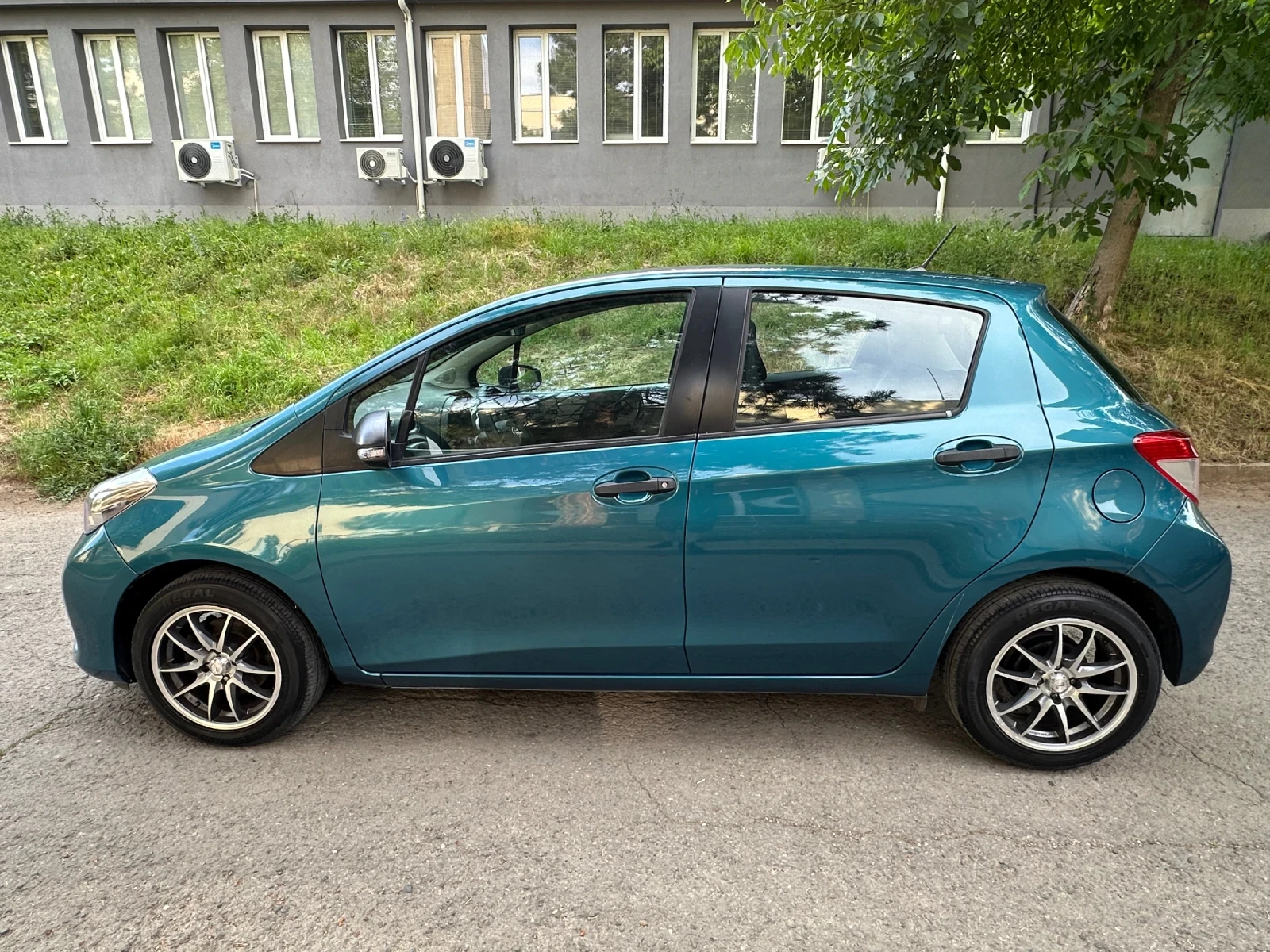 Toyota Yaris, снимка 16 - Автомобили и джипове - 55038297