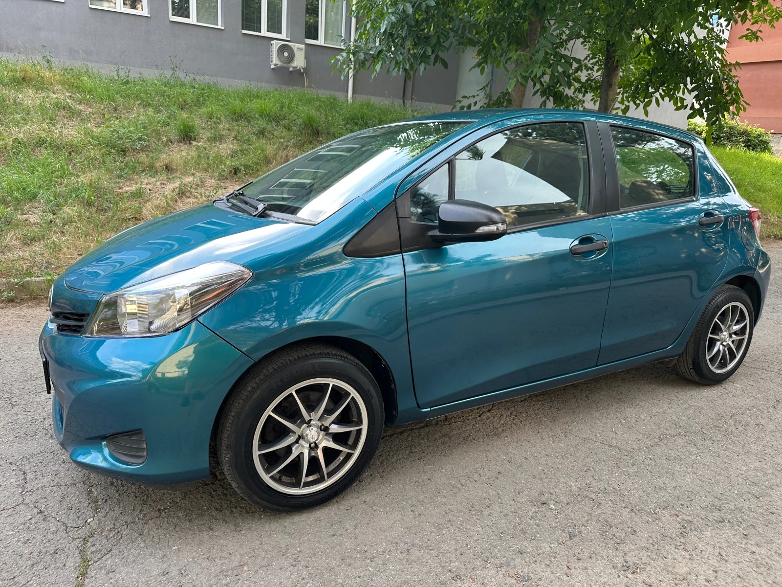 Toyota Yaris, снимка 17 - Автомобили и джипове - 55038297