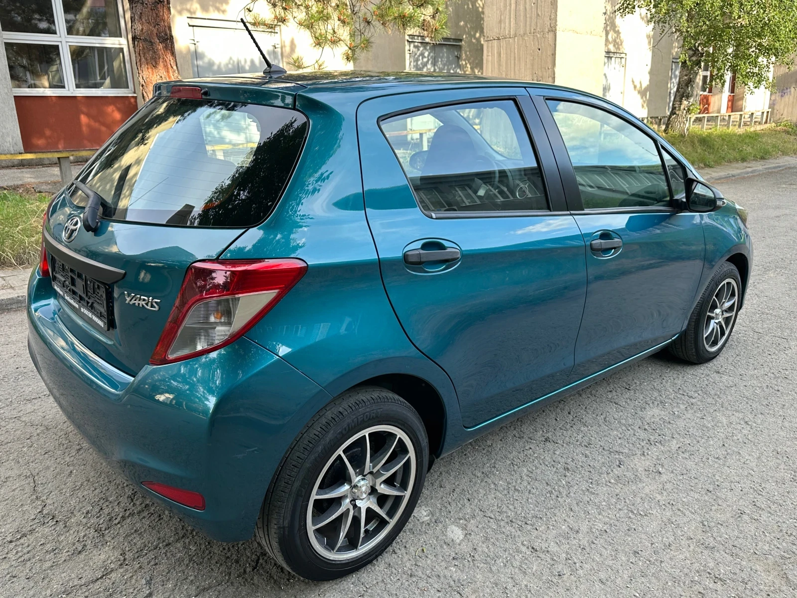 Toyota Yaris, снимка 13 - Автомобили и джипове - 55038297