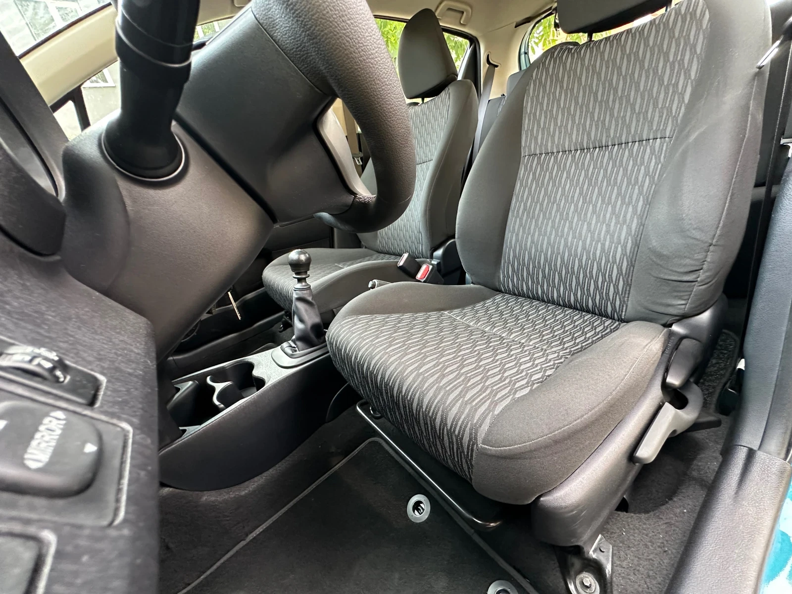 Toyota Yaris, снимка 6 - Автомобили и джипове - 55038297