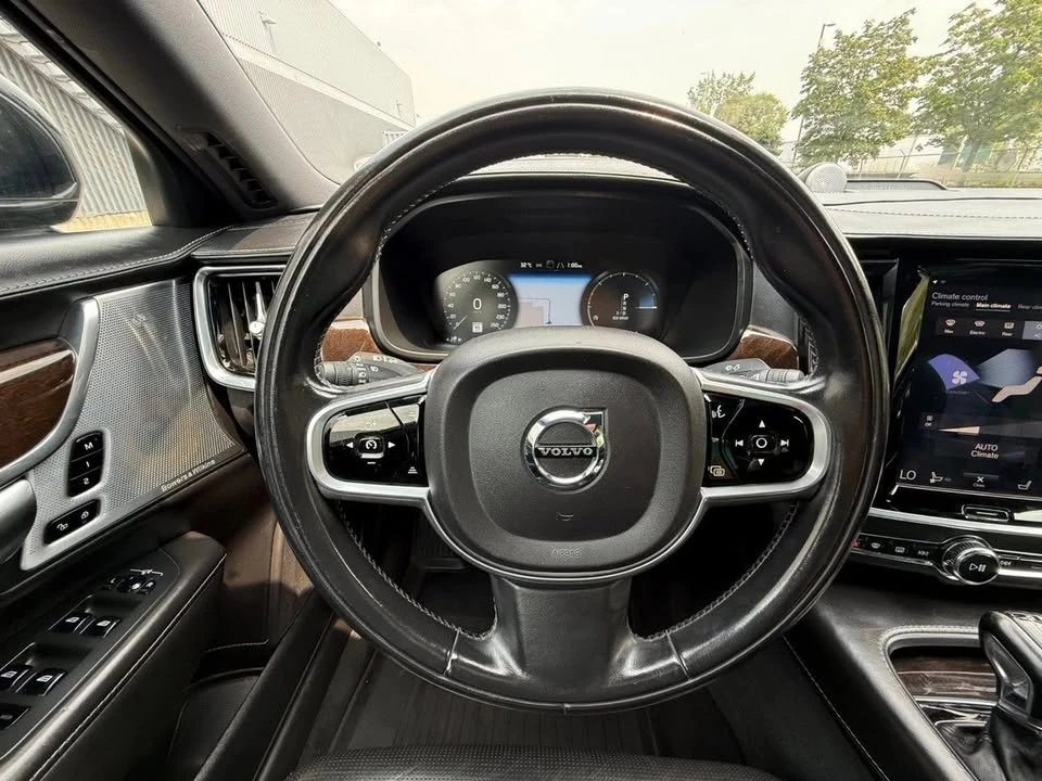 Volvo S90 * S90 T6 AWD Inscription* АВТОКРЕДИТ* , снимка 10 - Автомобили и джипове - 55550446