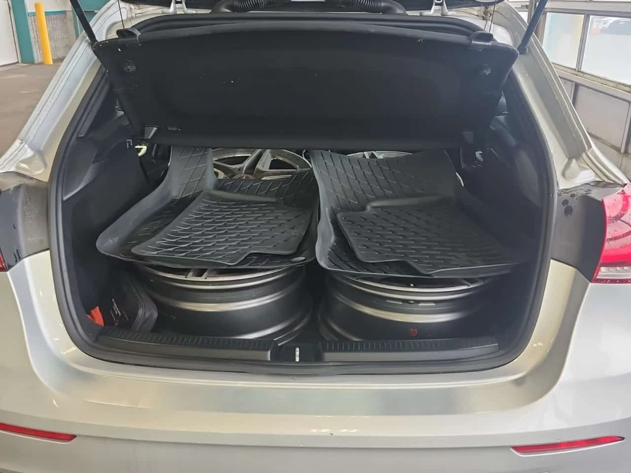 Mercedes-Benz A 250 АМГ Пакет/CARFAX /Кожа/Нави/Подгрев/Панорама, снимка 14 - Автомобили и джипове - 55610460