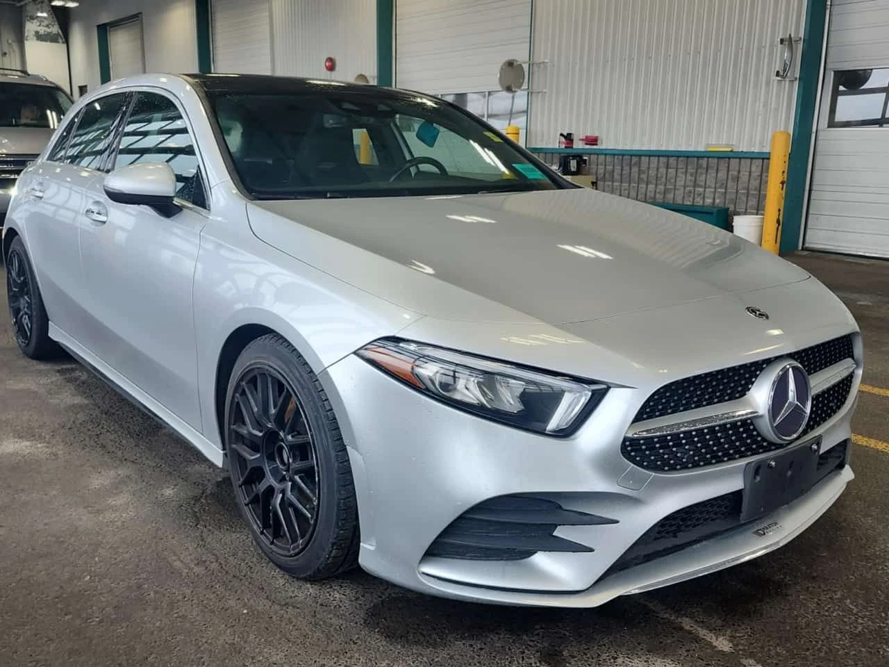 Mercedes-Benz A 250 АМГ Пакет/CARFAX /Кожа/Нави/Подгрев/Панорама, снимка 2 - Автомобили и джипове - 55610460