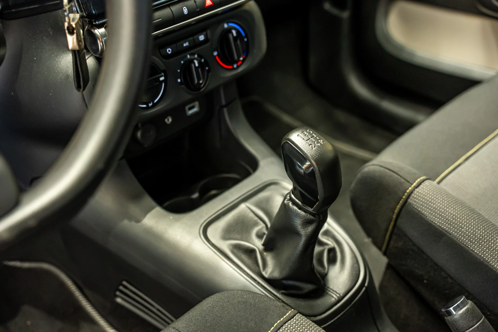 Citroen C3 1.2, снимка 14 - Автомобили и джипове - 55701371