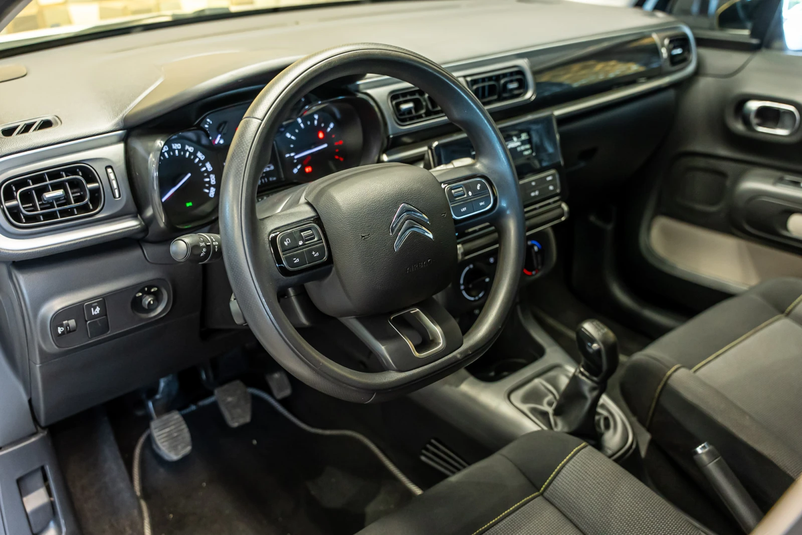 Citroen C3 1.2, снимка 7 - Автомобили и джипове - 55701371