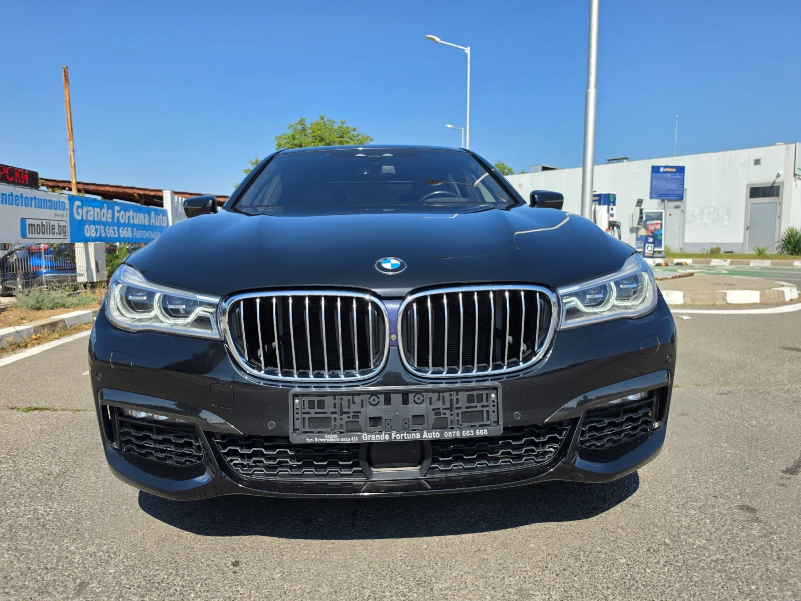 BMW 750 i X-DRIVE M-PAKET 68858 KM !!!, снимка 2 - Автомобили и джипове - 55747558
