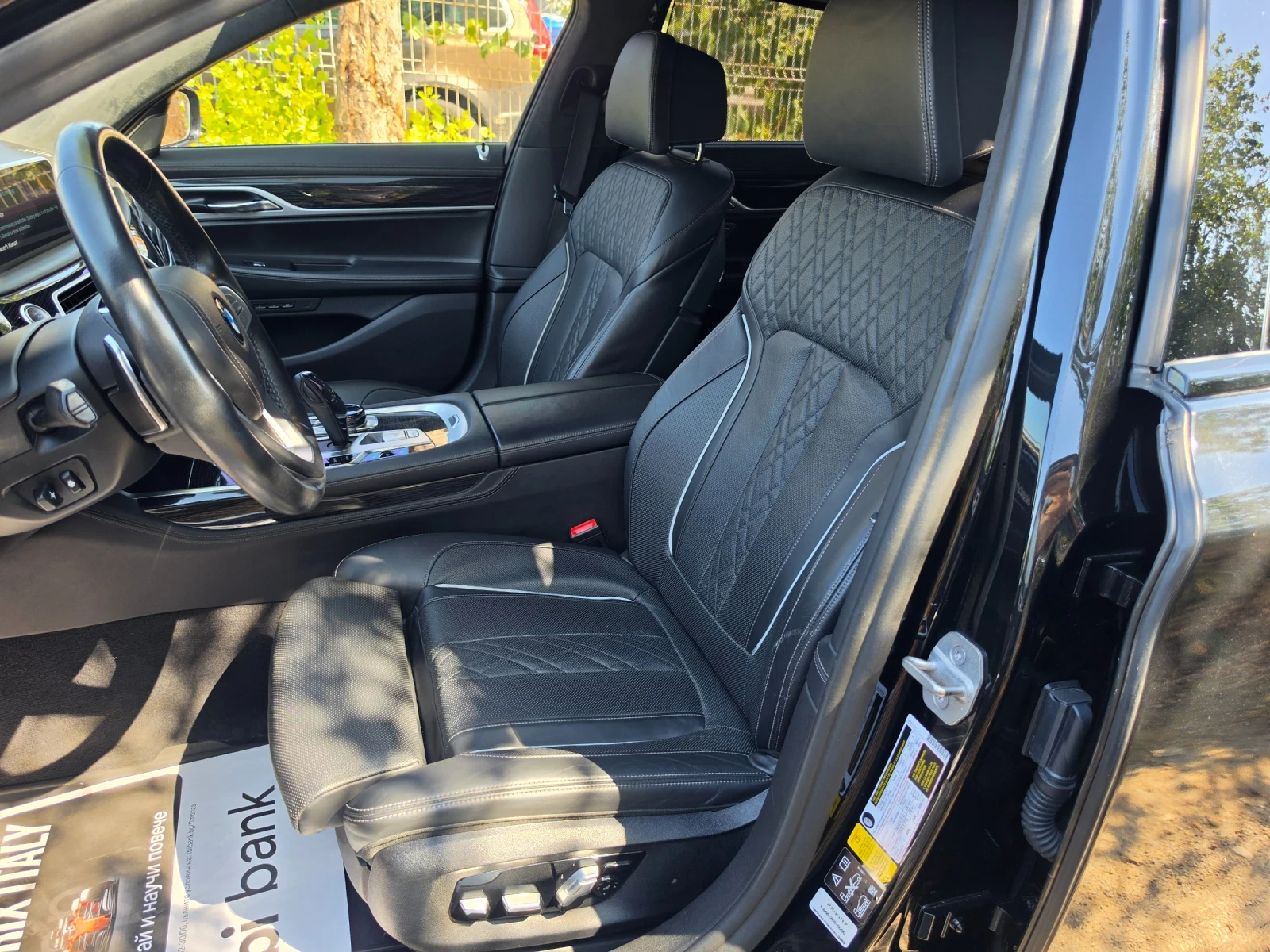 BMW 750 i X-DRIVE M-PAKET 68858 KM !!!, снимка 14 - Автомобили и джипове - 55747558