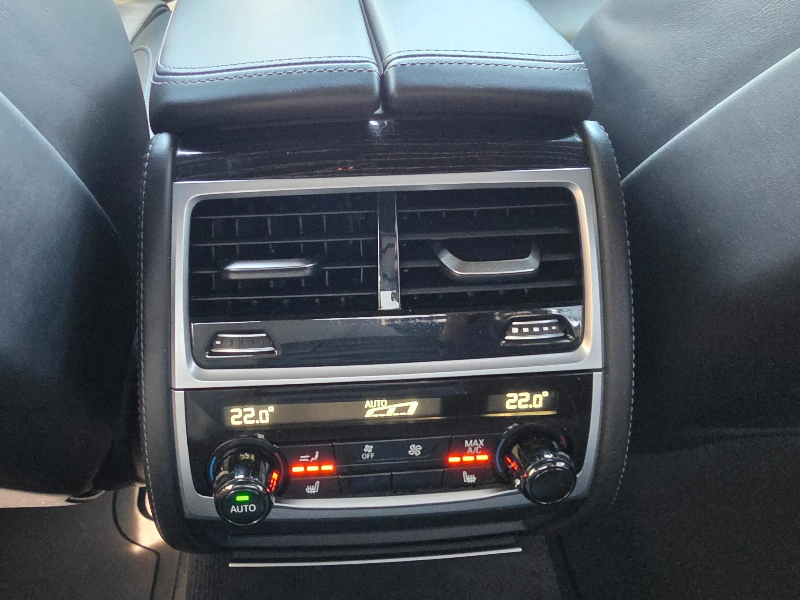 BMW 750 i X-DRIVE M-PAKET 68858 KM !!!, снимка 13 - Автомобили и джипове - 55747558
