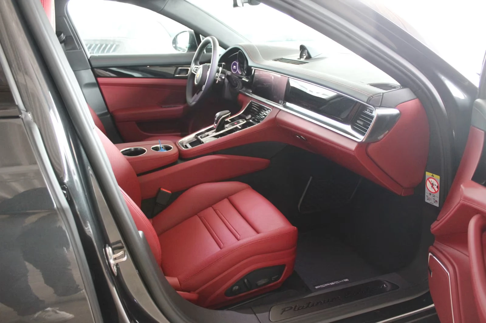 Porsche Panamera PLATINUM/SPORT/860/PANO/BOSE/HUD/CHRONO/848z, снимка 11 - Автомобили и джипове - 55832944