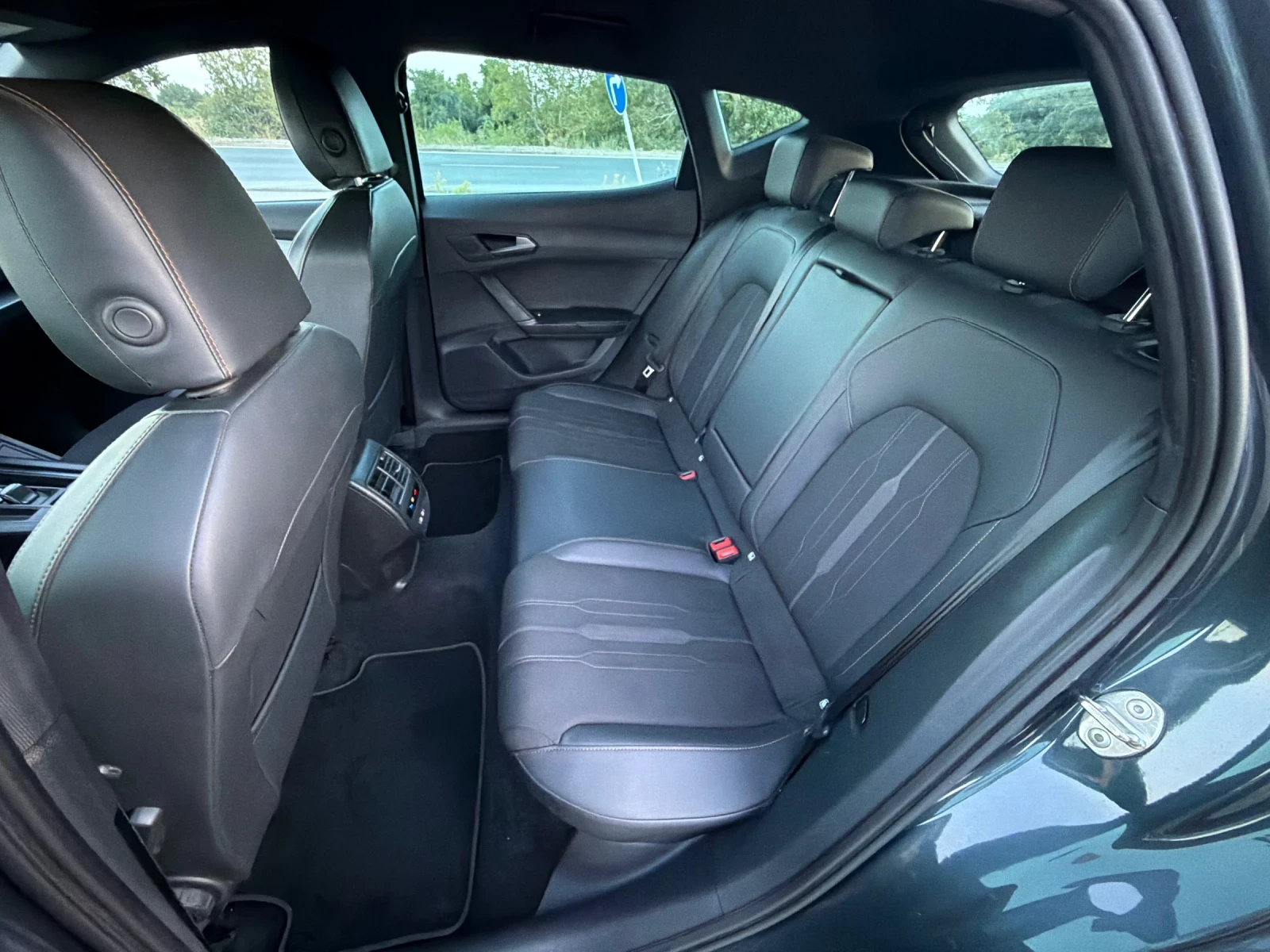Cupra Formentor 4DRIVE / АВТОМАТИК / ЕВРО6 / ЛЕД , снимка 13 - Автомобили и джипове - 55871440
