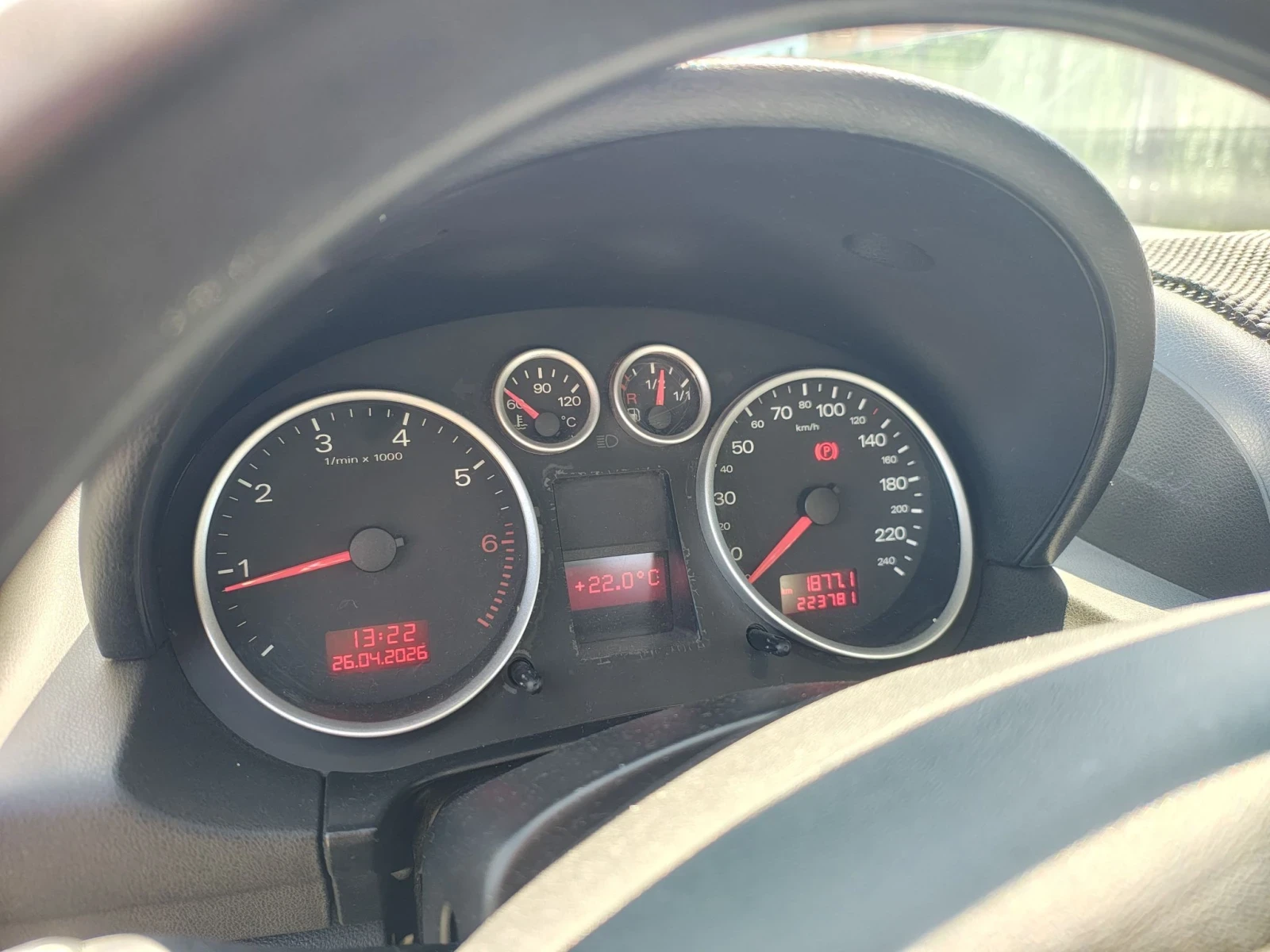 Audi A2 1.4 i, снимка 8 - Автомобили и джипове - 56640810