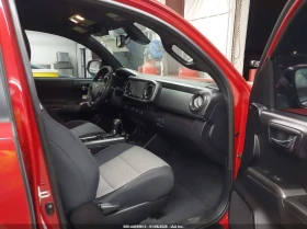 Toyota Tacoma TRD Off-Road * CARFAX* , снимка 5