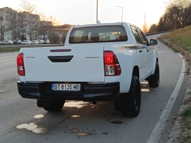 Toyota Hilux 2.4 D-4D 4WD | В гаранция, снимка 4 - Автомобили и джипове - 53639849