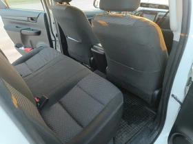 Toyota Hilux 2.4 D-4D 4WD | В гаранция, снимка 10 - Автомобили и джипове - 53639849
