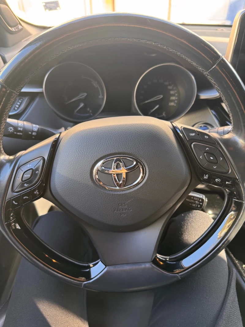 Toyota C-HR Toyota C-HR 1.8 HYBRID / LUXURY / JBL, снимка 14 - Автомобили и джипове - 48393911