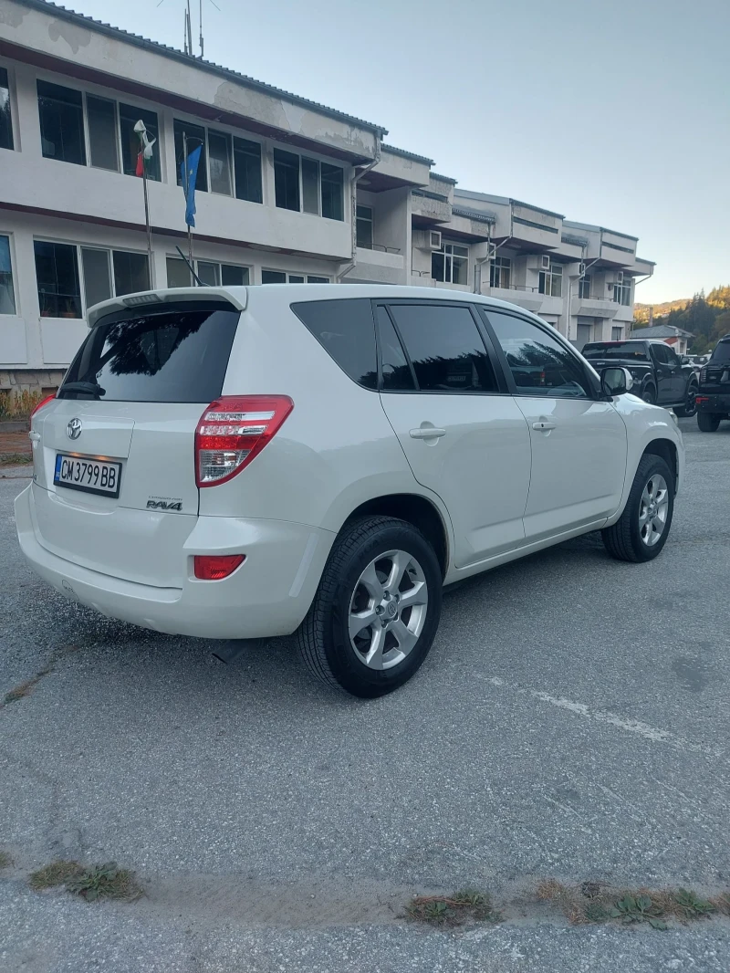 Toyota Rav4 D4D 2.2, снимка 4 - Автомобили и джипове - 48440432