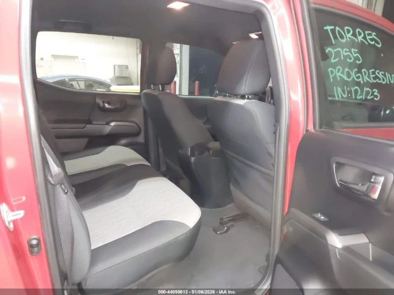 Toyota Tacoma TRD Off-Road * CARFAX* , снимка 8 - Автомобили и джипове - 53344966