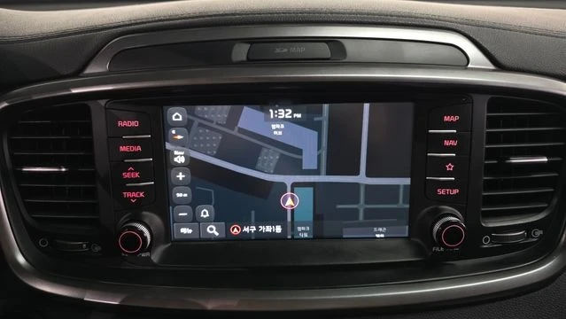 Kia Sorento 2.0 CRDi 4WD Prestige (Model 2018), снимка 8 - Автомобили и джипове - 55645669