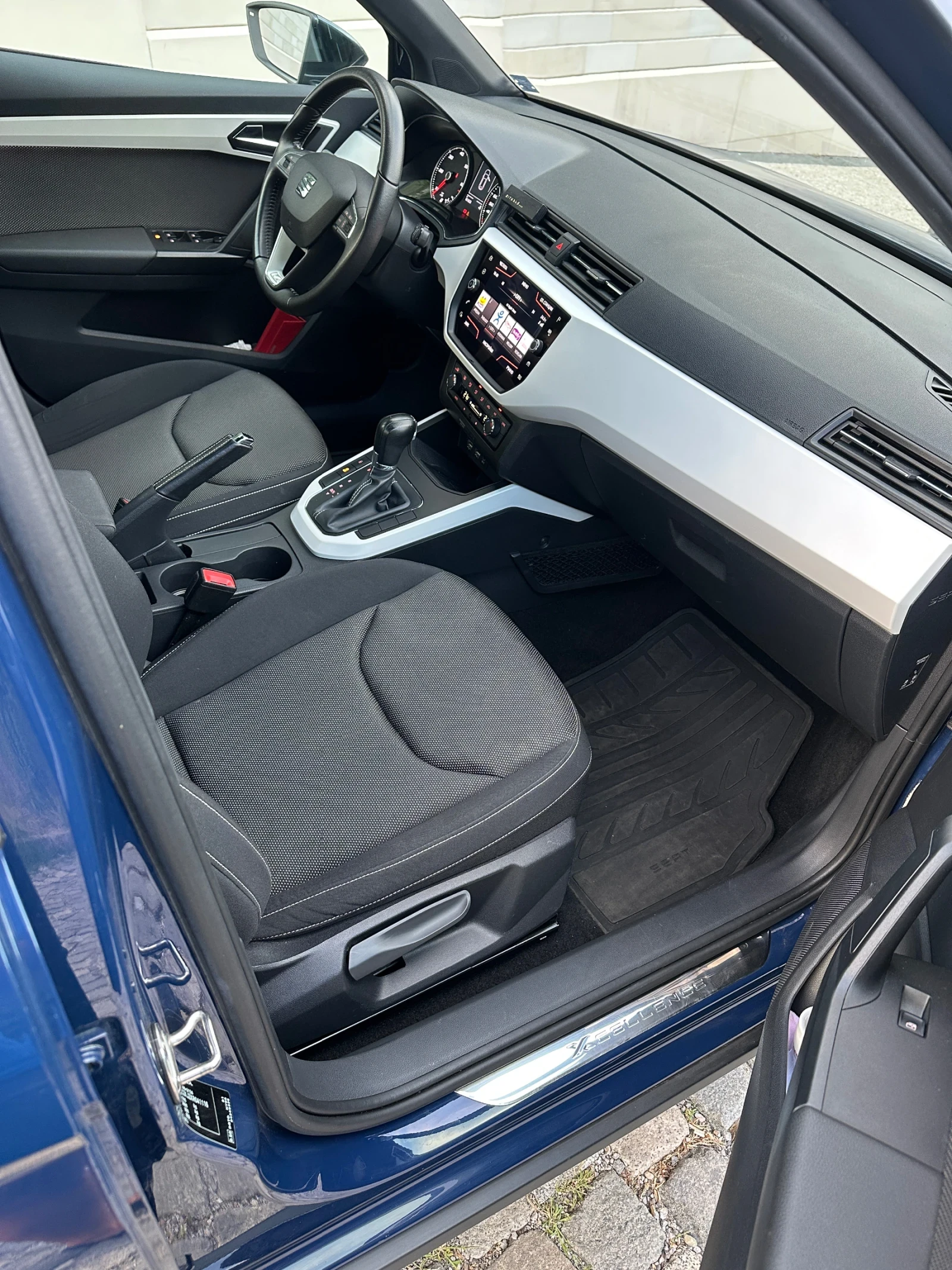 Seat Arona 1.6 D Full Led Автоматик, Обслужена - изображение 8