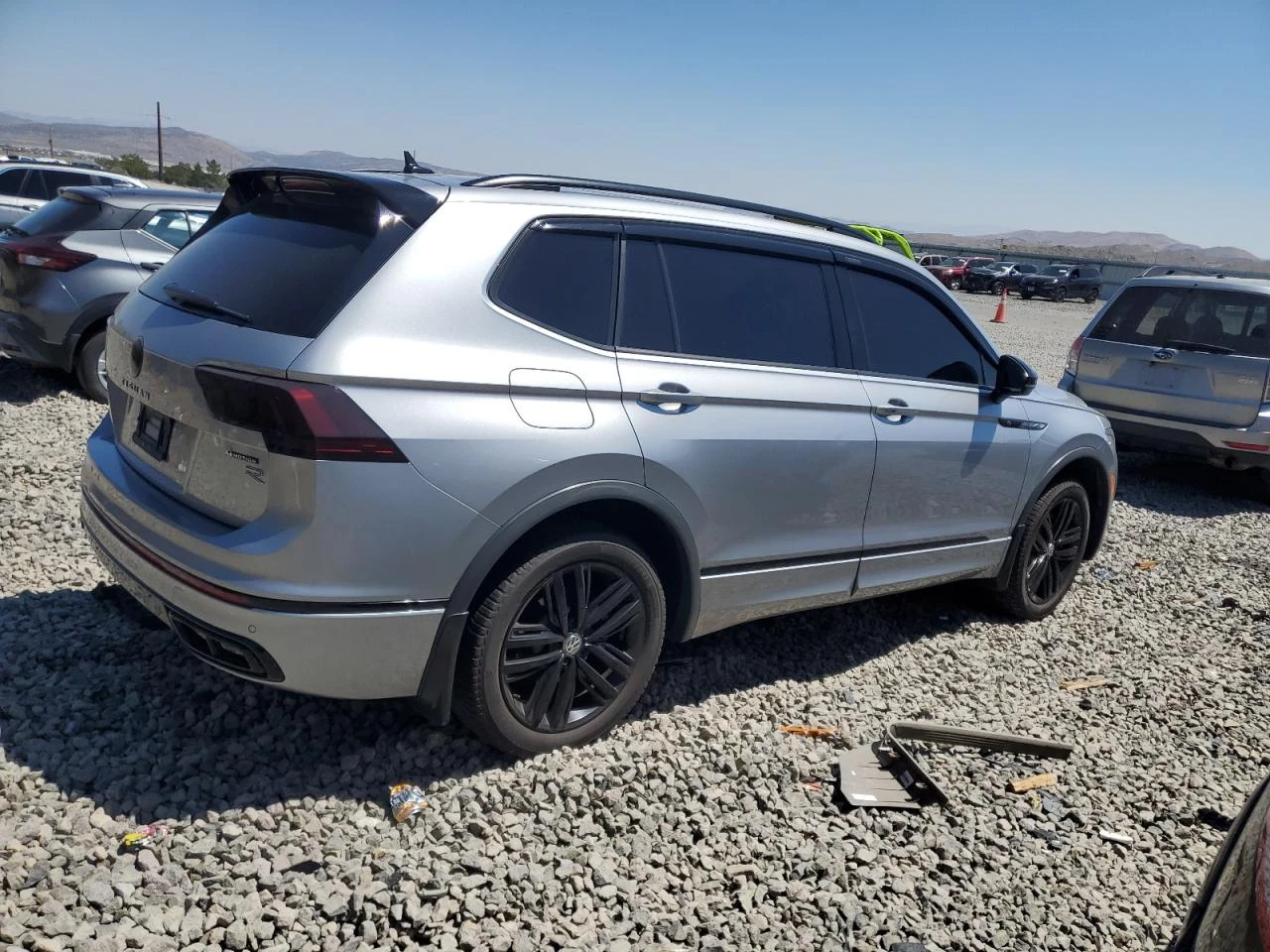 VW Tiguan 2.0* SE R-LINE BLACK* ПЕРФЕКТЕН - изображение 4