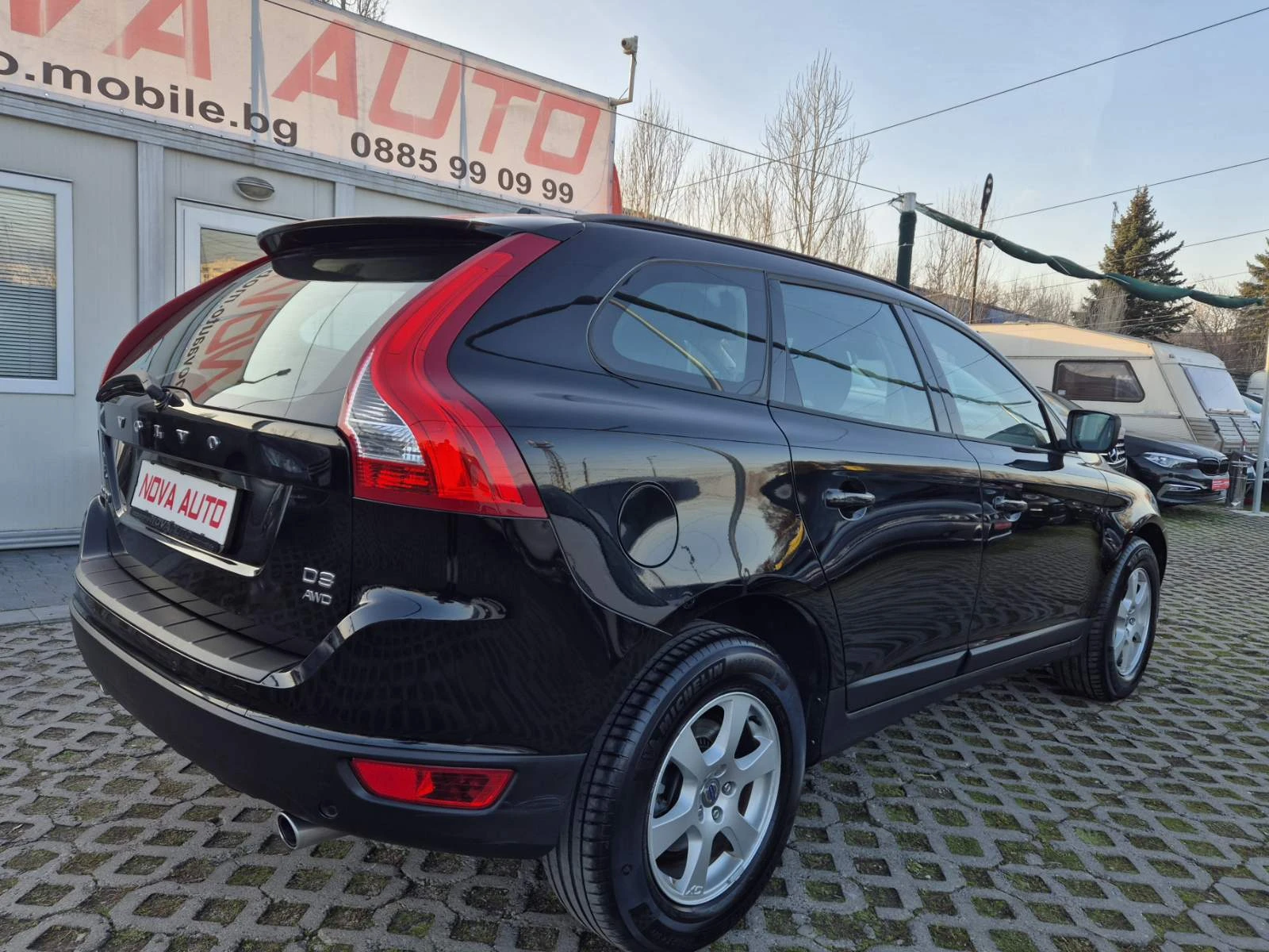 Volvo XC60 2.4D-163кс-4X4 - изображение 4