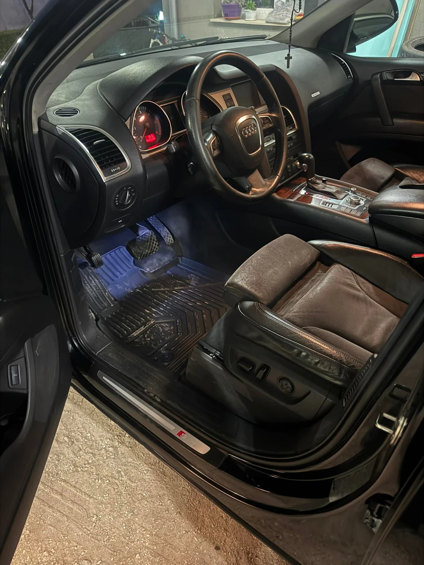 Audi Q7 Quatro, снимка 8 - Автомобили и джипове - 54033650